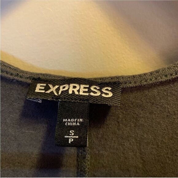 ‎3 for $30! Express sequin tank top - Picture 3 of 7